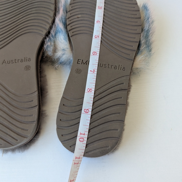 Emu Soft Gray and Cream Slippers - Picture 7 of 9